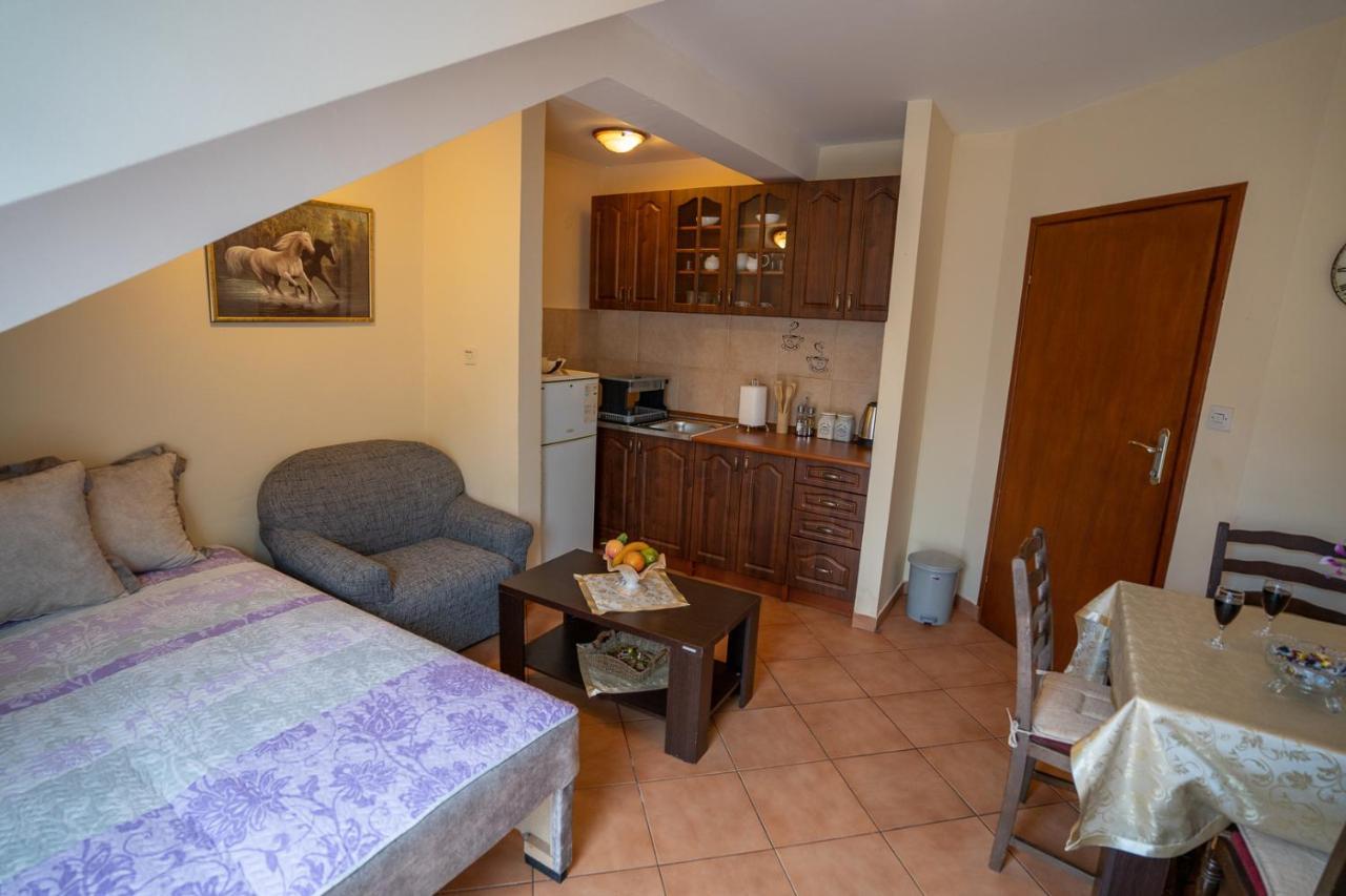 Albatros Apartment Kotor Luaran gambar